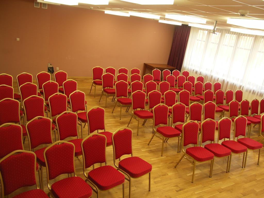Ckm Centrum Konferencyjne Mazowsze Otrębusy Exterior foto